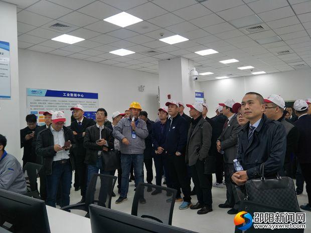 使用ZCUT帶切割機(jī)提高包裝準(zhǔn)確性和減少?gòu)U料
